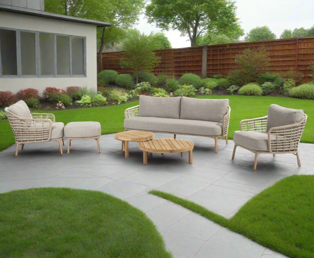 4SO Como Outdoor Lounge Set with Footstool & Finn Teak Tables