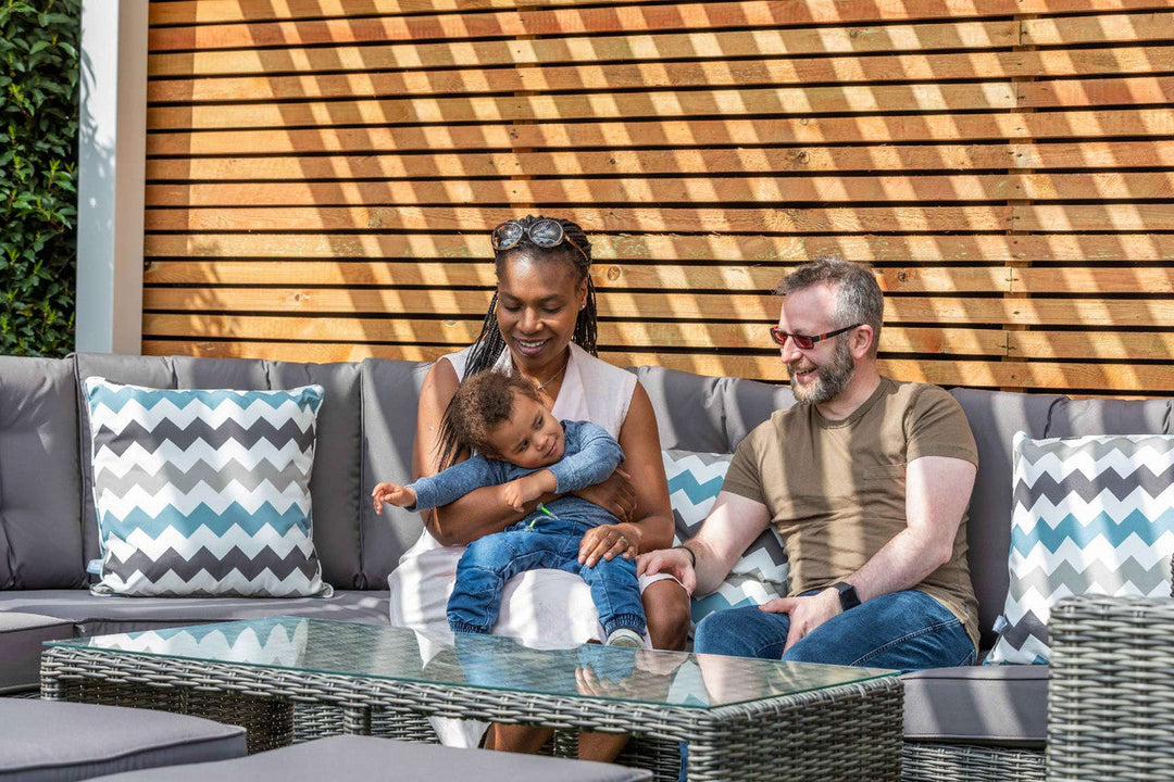 Grace Bay Casual Corner Set With Coffee Table