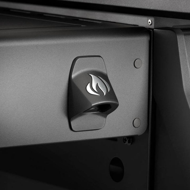 Napoleon Rogue® PRO Phantom 30 Plancha – 4 Burner Gas Griddle with Stainless Steel Cooktop