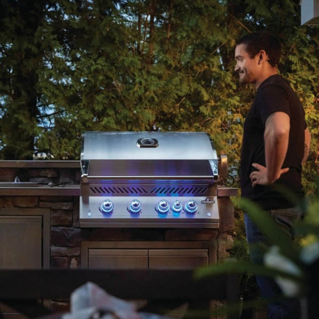 Napoleon 700 Series 32in Built-In Grill + FREE cover